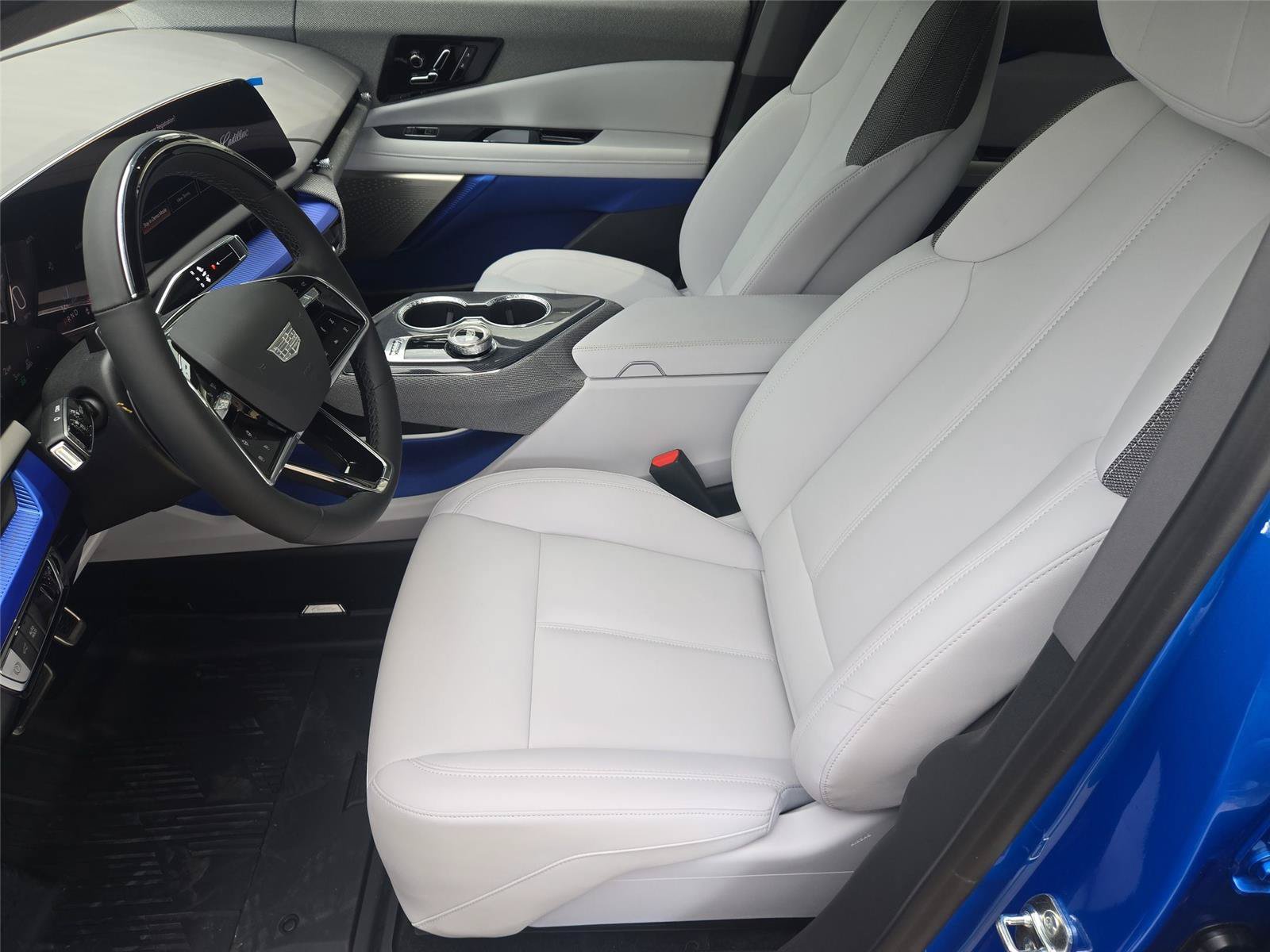 New 2026 Cadillac Optiq Luxury 1 w/ LPO, Floor Liner Package AWD/4WD image 26