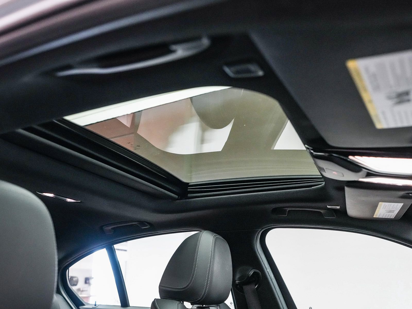 Certified 2024 BMW 330i Sedan w/ M Sport Package RWD image 17