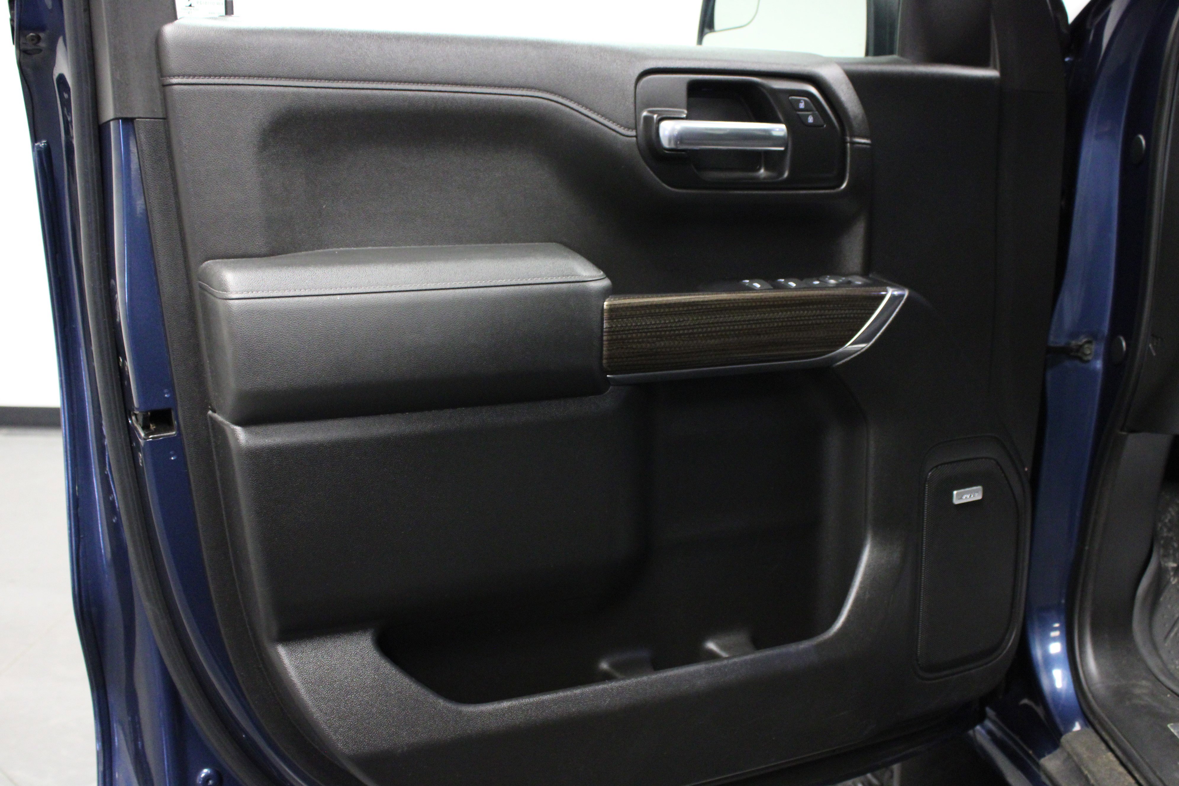 Used 2019 Chevrolet Silverado 1500 LT Trail Boss image 11