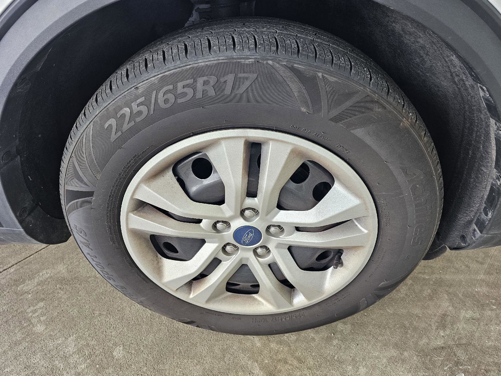 Used 2022 Ford Escape S image 9