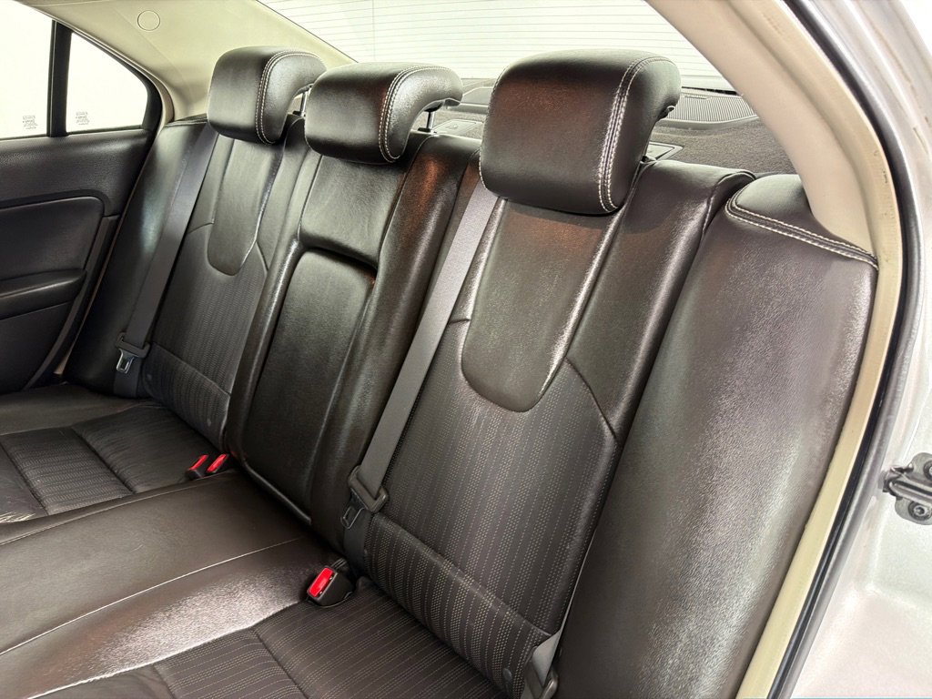 Used 2010 Ford Fusion Sport image 17