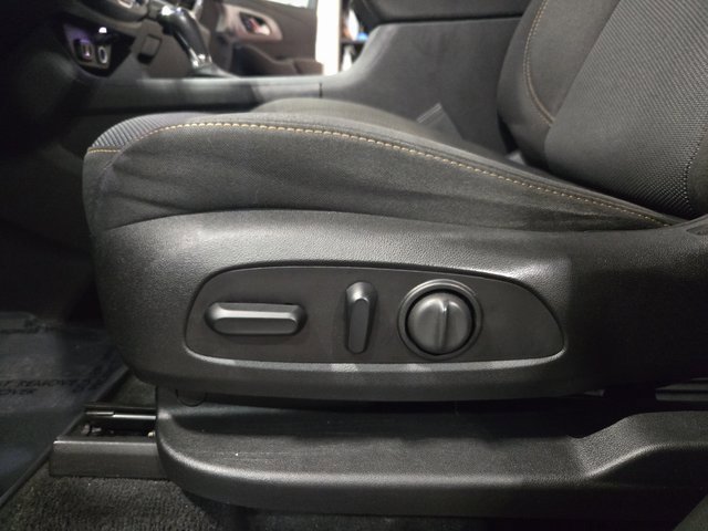 Used 2020 Chevrolet Traverse LT image 29