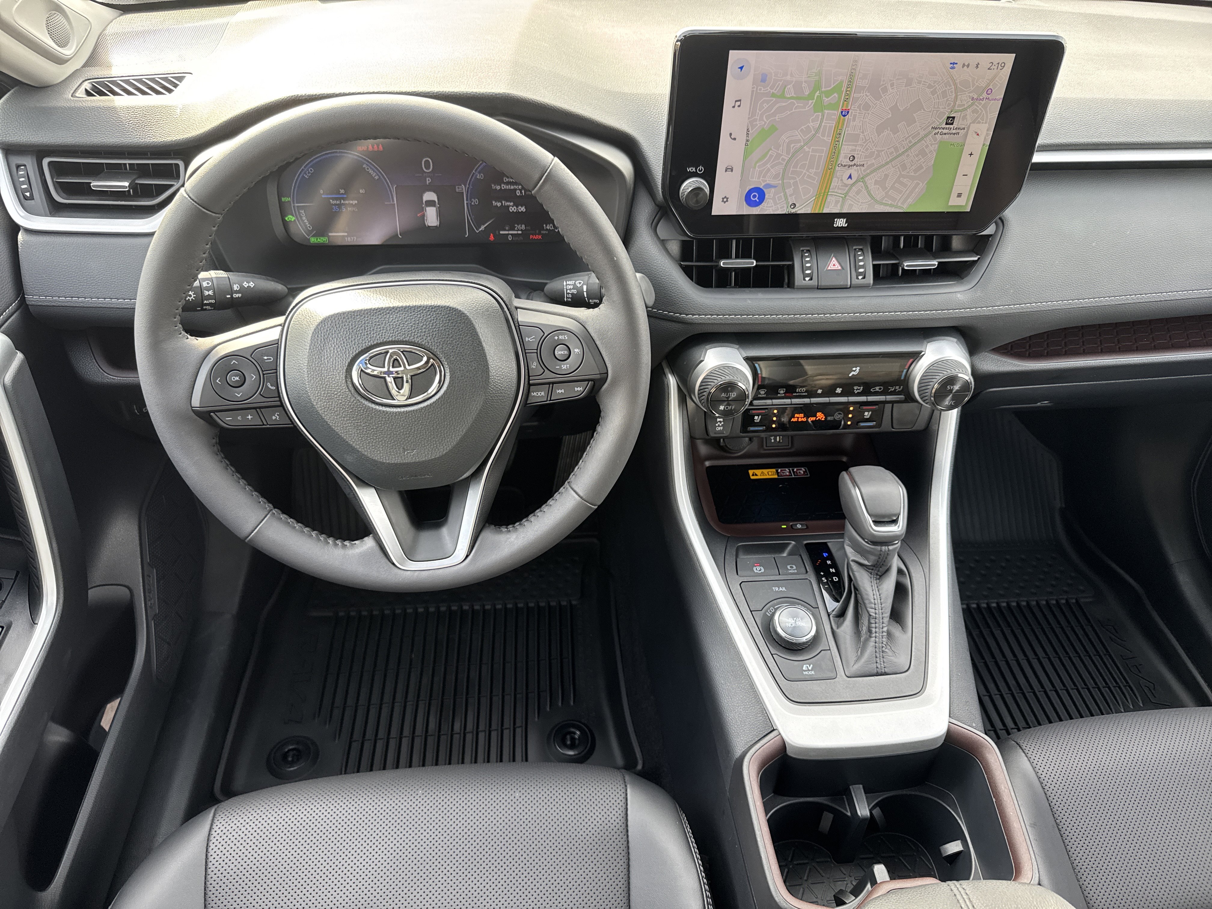 Used 2025 Toyota RAV4 Limited image 18