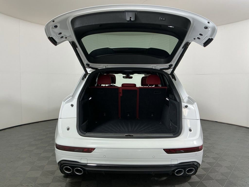 Used 2024 Audi SQ5 Premium Plus w/ Premium Plus Package image 28