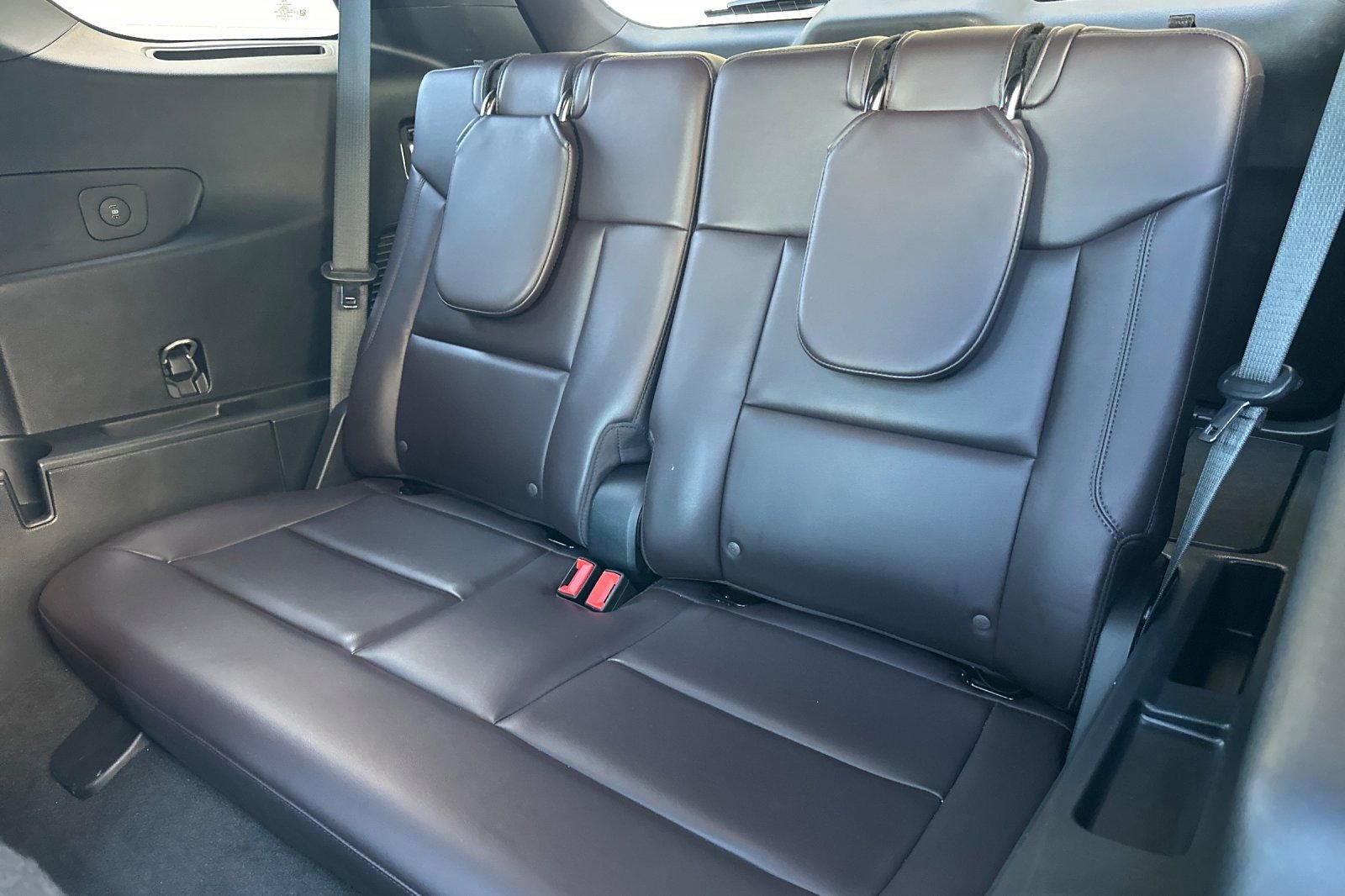 Used 2025 Ford Explorer Platinum w/ LUX Leather Package image 15