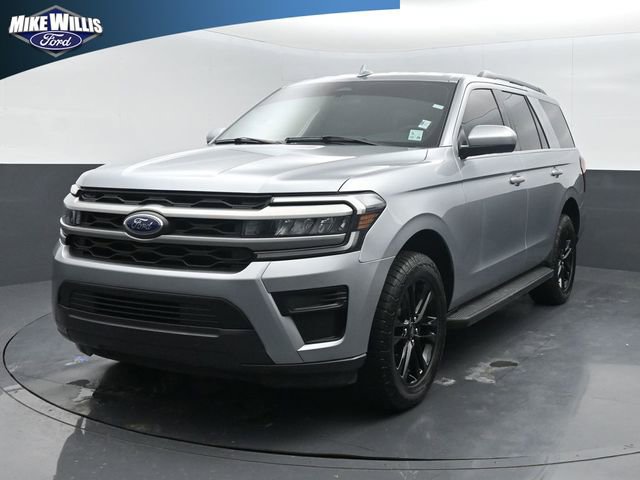 Used 2024 Ford Expedition XLT RWD image 3