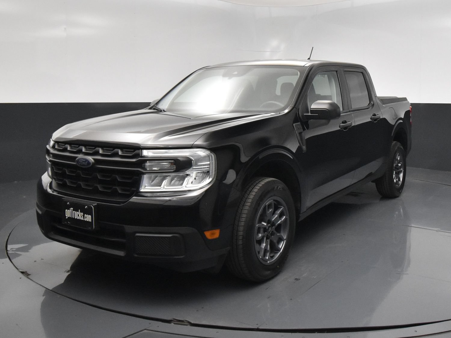 Used 2024 Ford Maverick XL FWD image 2