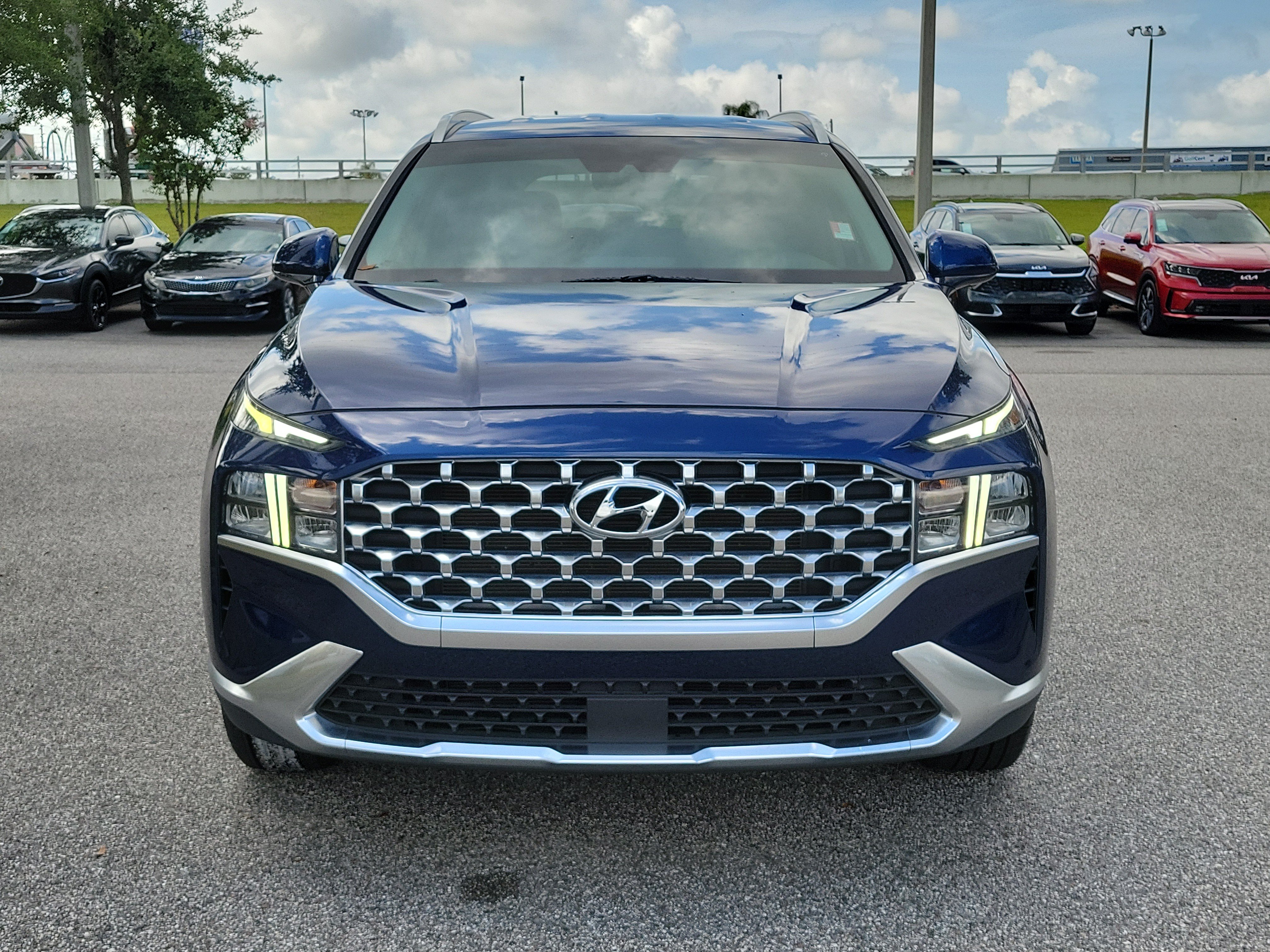 Used 2022 Hyundai Santa Fe SEL AWD/4WD image 2