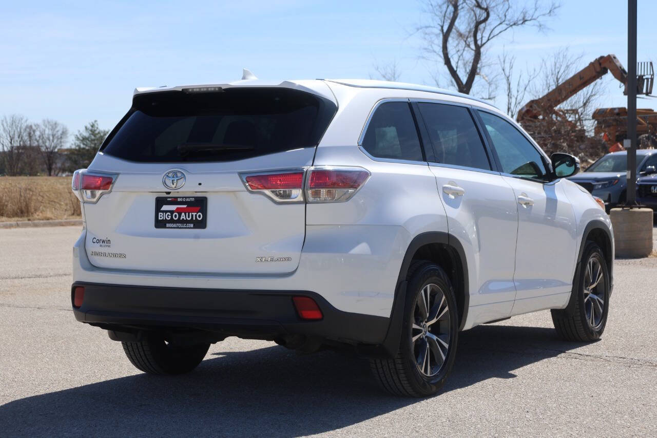Used 2016 Toyota Highlander XLE AWD/4WD image 9