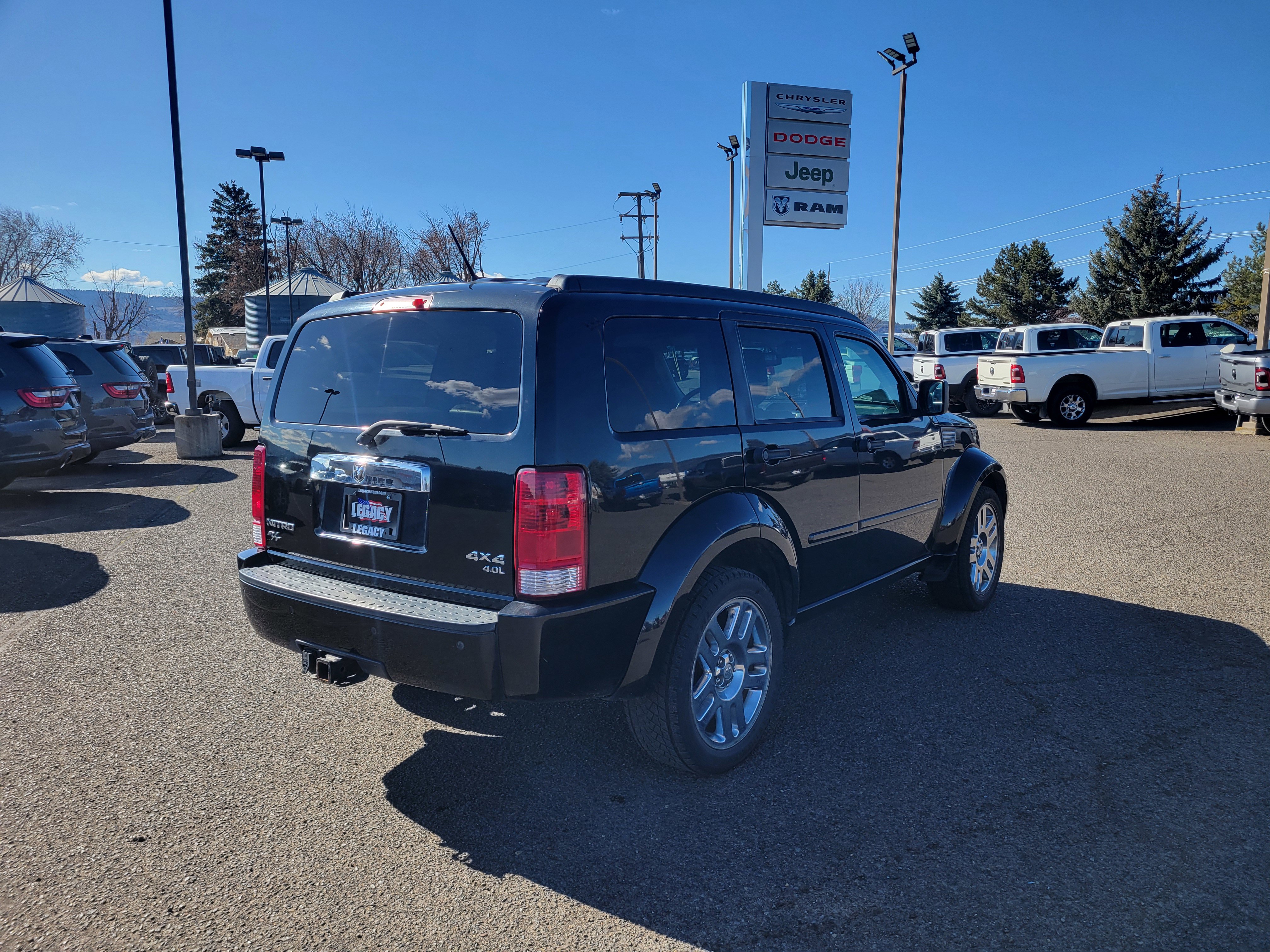 Used 2008 Dodge Nitro R/T image 3