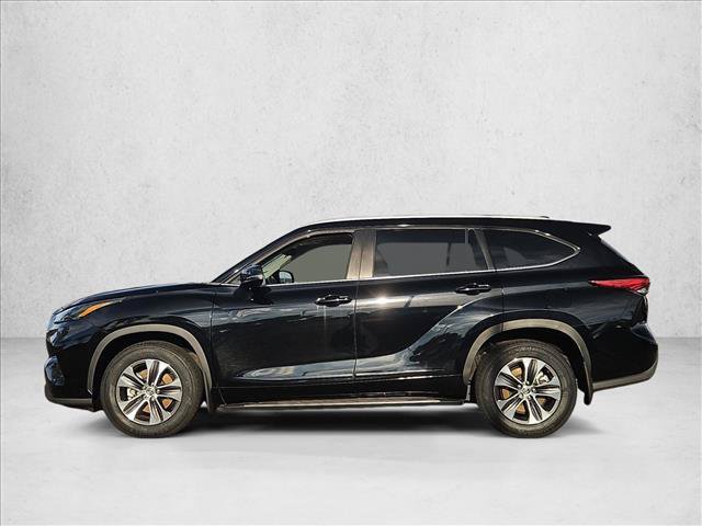 Used 2023 Toyota Highlander XLE w/ Protection Package #3 (TMS) AWD/4WD image 10