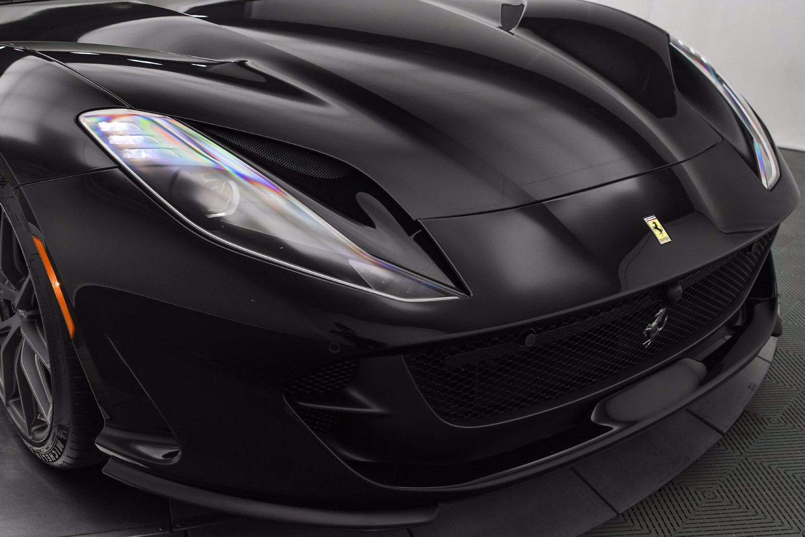 Used 2018 Ferrari 812 Superfast RWD image 51