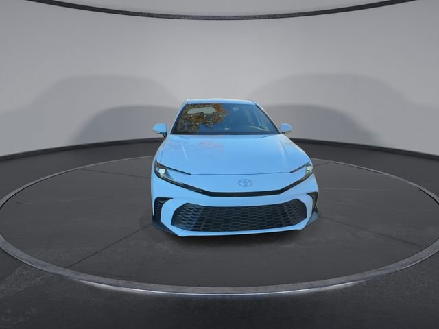Used 2025 Toyota Camry SE image 5