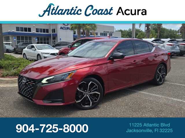 Used 2023 Nissan Altima 2.5 SR w/ SR Premium Package FWD image 1