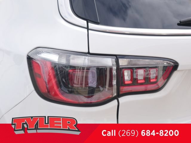 Certified 2023 Jeep Compass Latitude AWD/4WD image 12