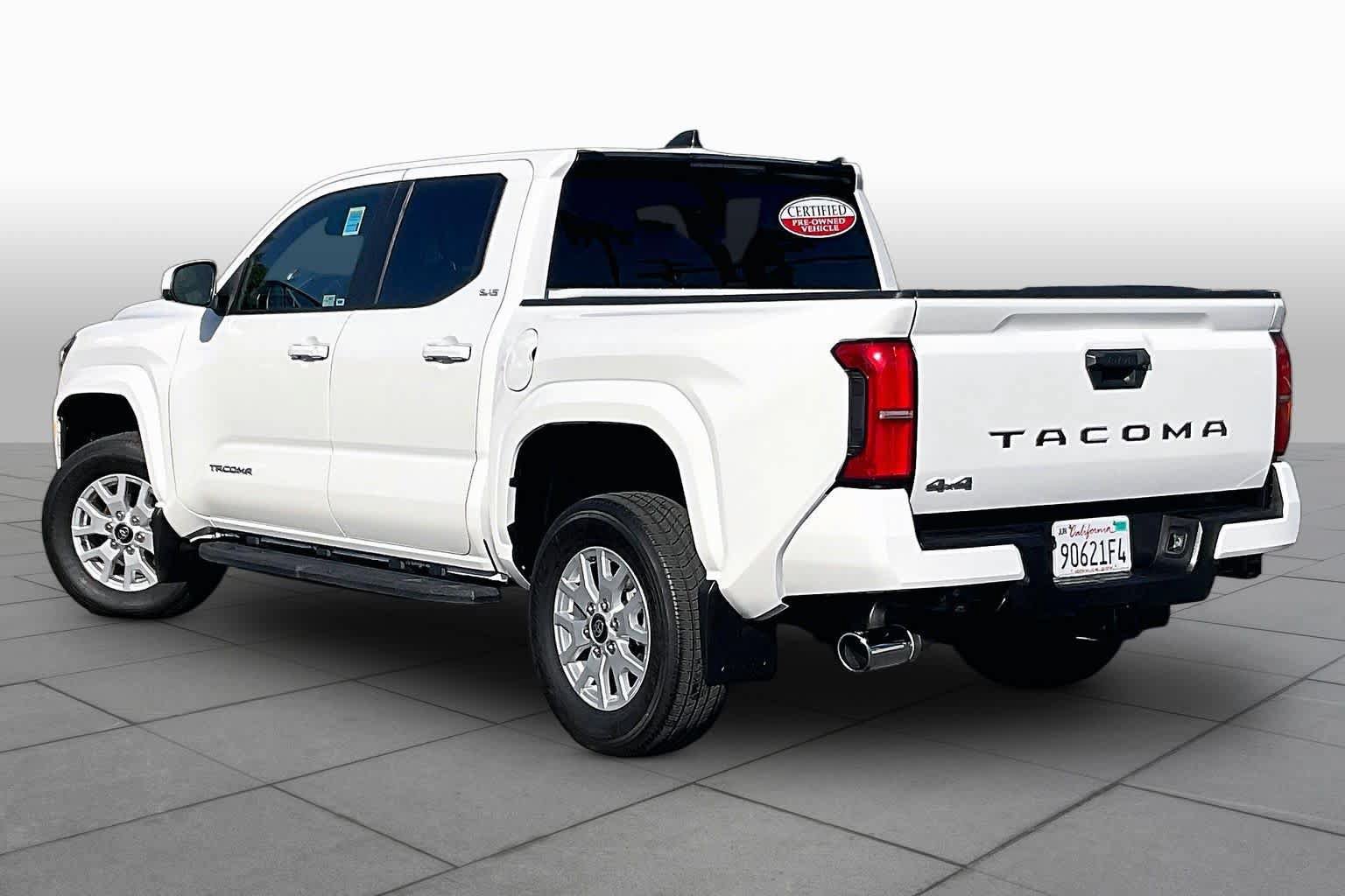 Used 2025 Toyota Tacoma SR5 AWD/4WD image 11