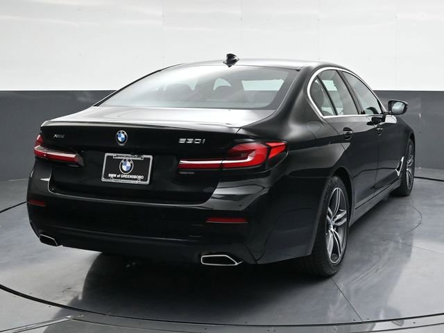Used 2022 BMW 530i xDrive w/ Premium Package image 11