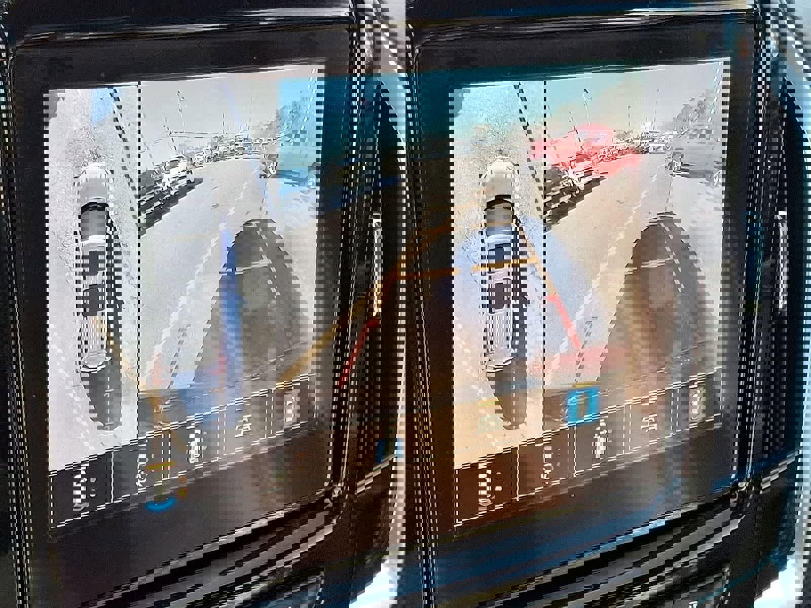 Used 2023 Chevrolet Traverse RS image 21