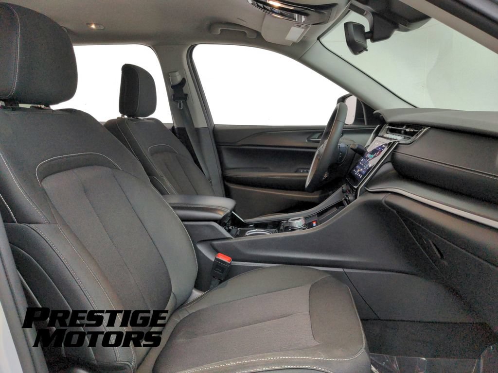 Used 2023 Jeep Grand Cherokee L Laredo w/ Luxury Tech Group I AWD/4WD image 26