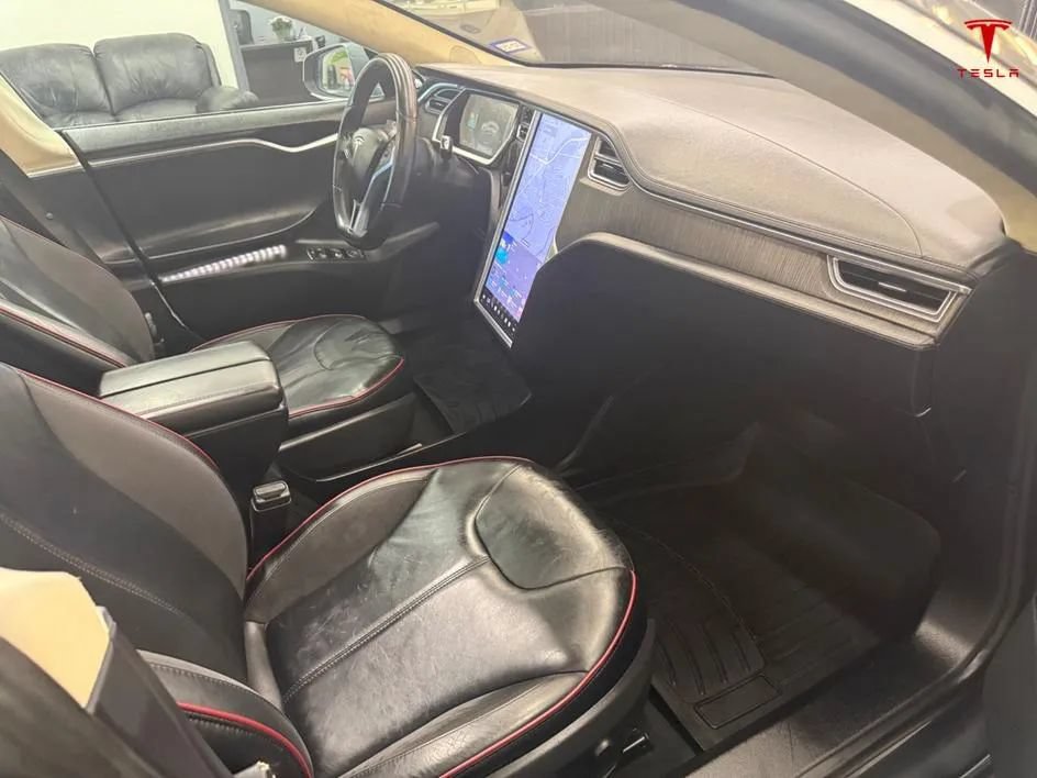 Used 2013 Tesla Model S Performance RWD image 21