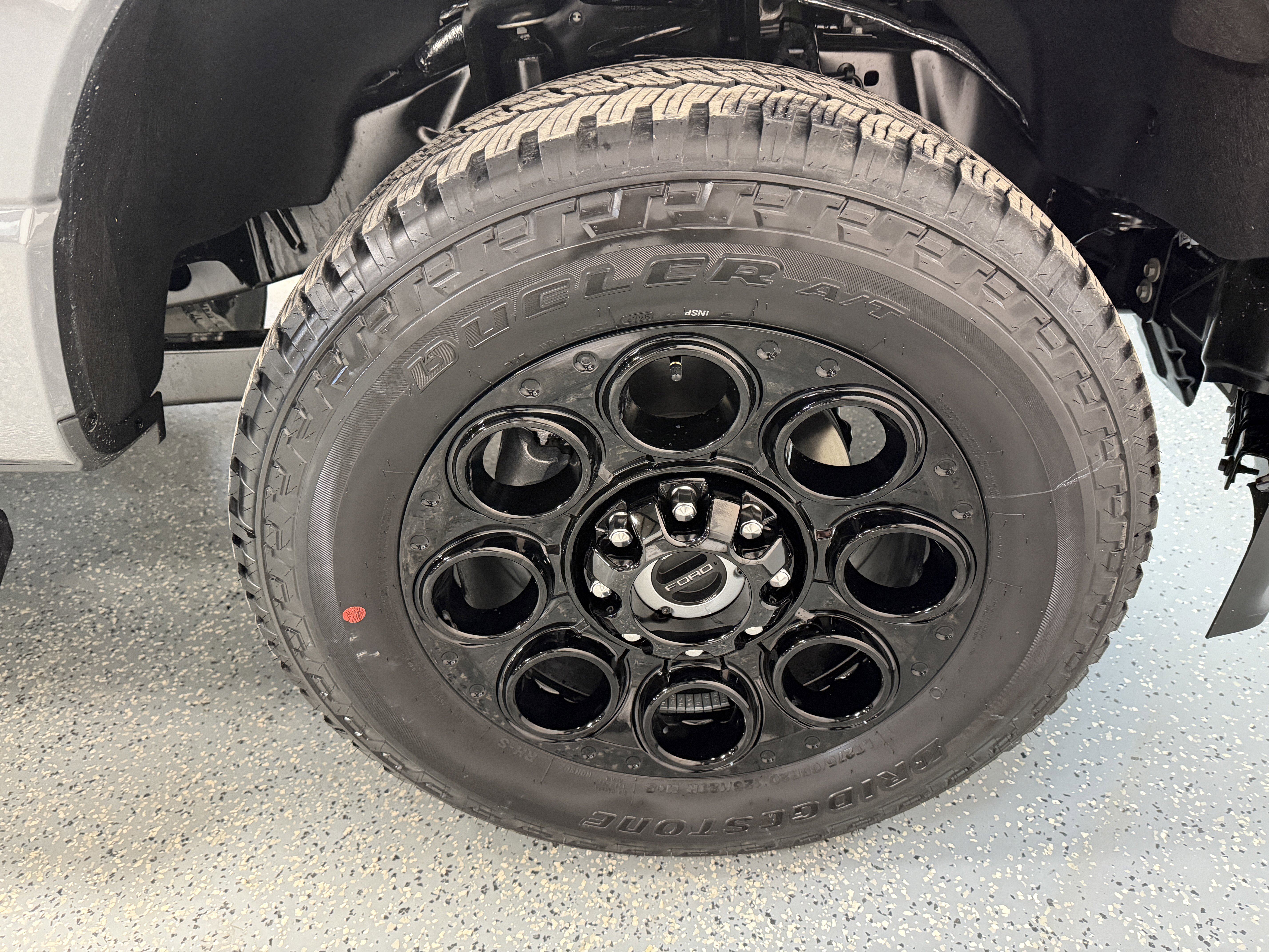 New 2026 Ford F250 Lariat w/ Black Appearance Package image 33