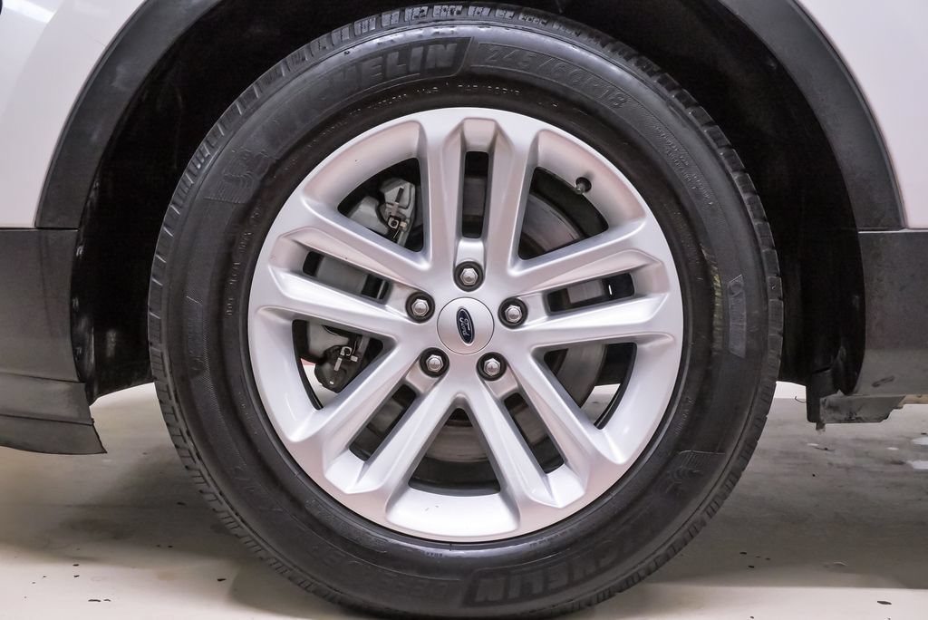 Used 2017 Ford Explorer XLT w/ Equipment Group 201A FWD image 33