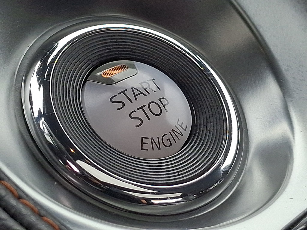 Used 2022 Nissan Maxima SR w/ Sport Mat Group FWD image 25