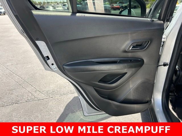 Used 2021 Chevrolet Trax LT w/ Sport Edition image 13