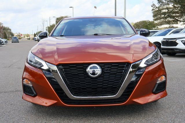 Used 2021 Nissan Altima 2.5 SR w/ SR Premium Package image 2