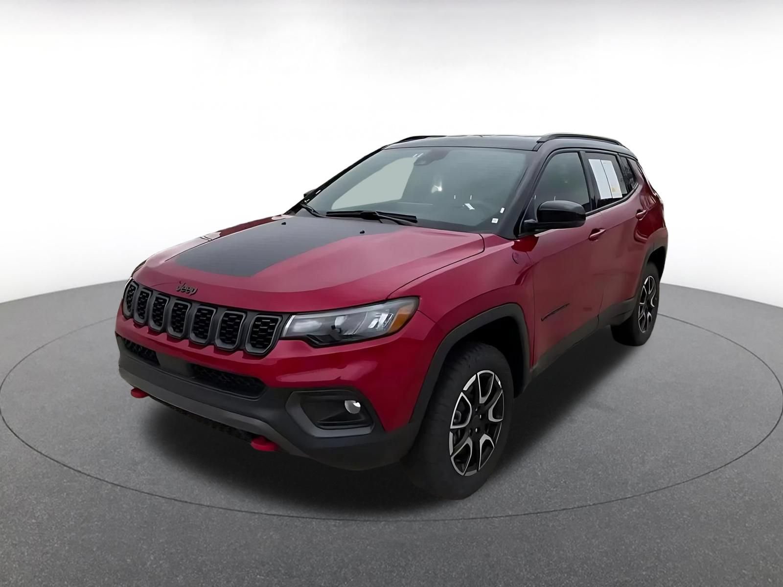 Used 2025 Jeep Compass Trailhawk AWD/4WD image 5