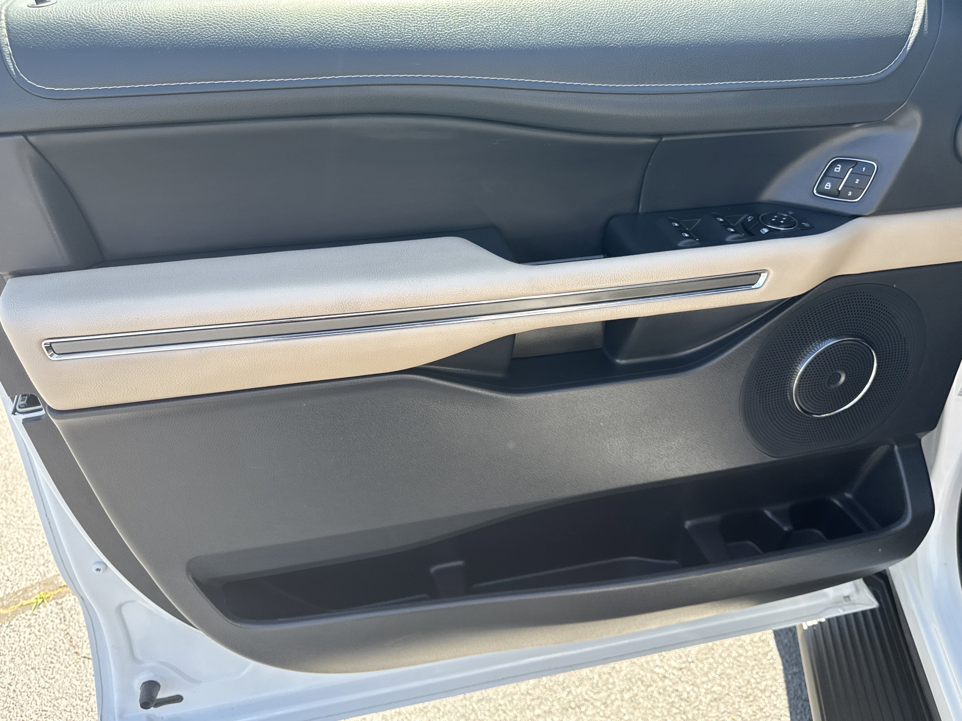 Certified 2024 Ford Expedition Max XLT AWD/4WD image 11