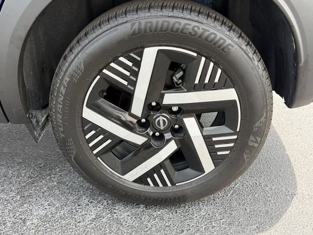 Certified 2025 Nissan Kicks SV FWD image 14
