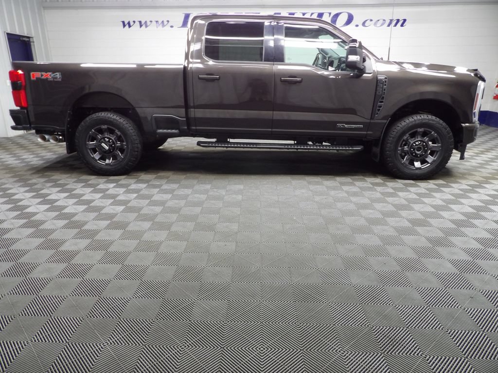 Used 2024 Ford F350 Lariat w/ Lariat Ultimate Package AWD/4WD image 2