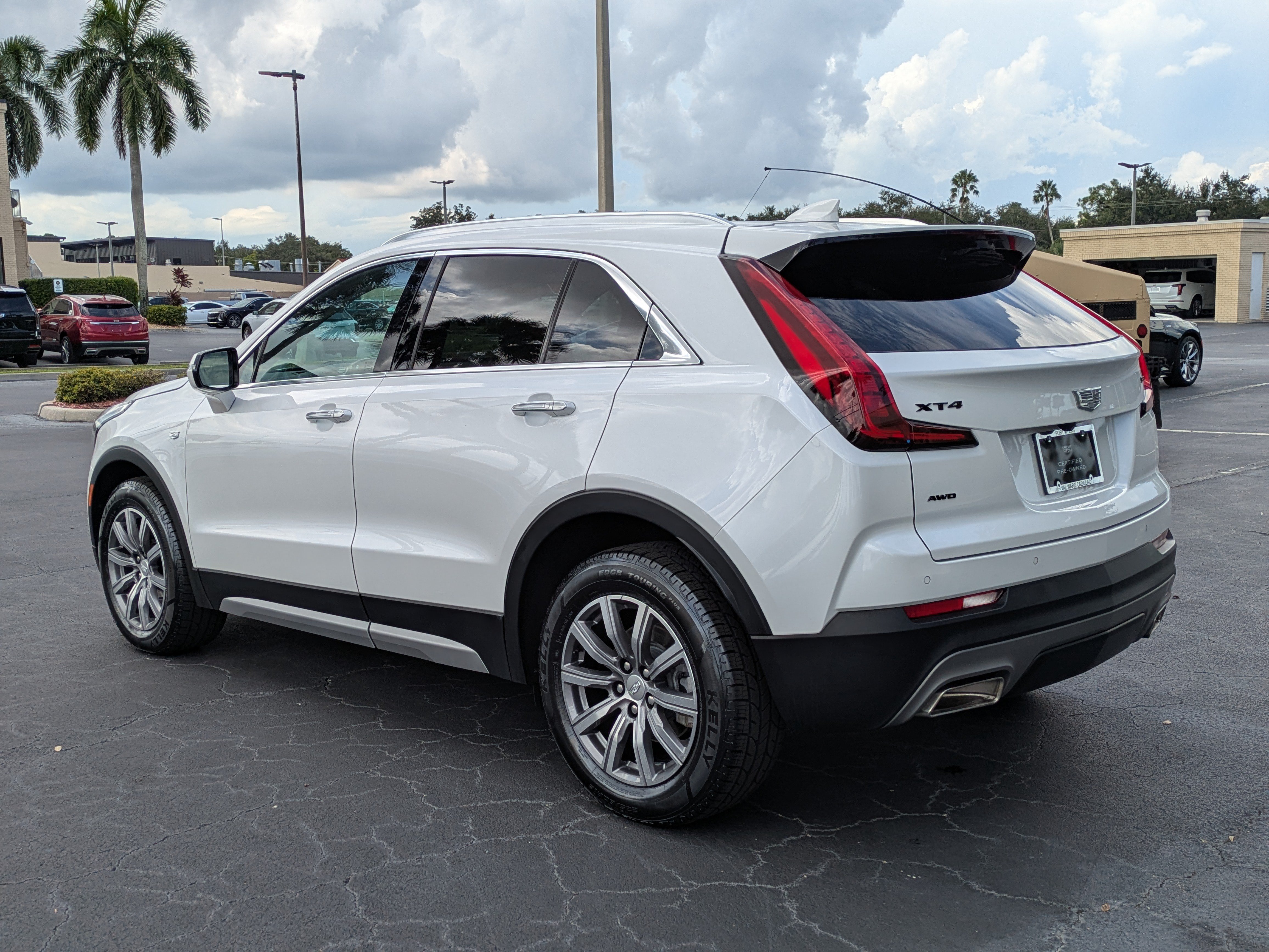 Used 2023 Cadillac XT4 Premium Luxury w/ LPO, Onyx Lite Package AWD/4WD image 4