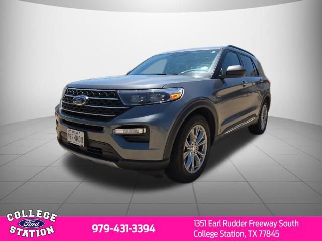 Used 2024 Ford Explorer XLT w/ Equipment Group 202A RWD image 3
