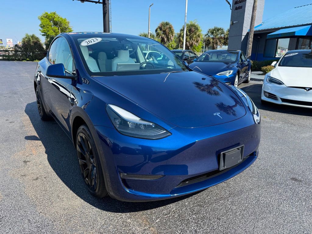 Used 2023 Tesla Model Y Long Range image 3