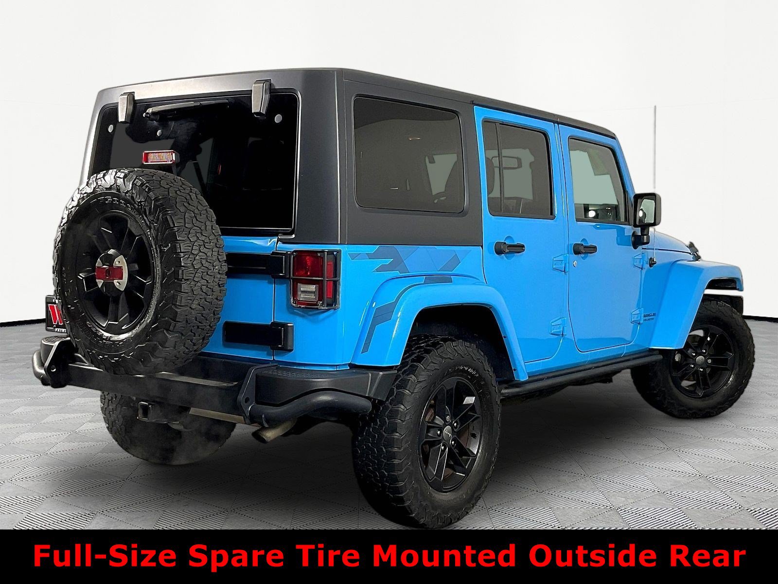 Used 2017 Jeep Wrangler Unlimited Sahara AWD/4WD image 6