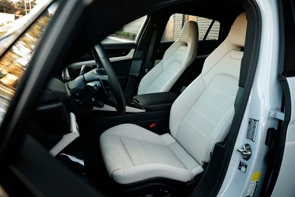 New 2026 Porsche Panamera 4 image 5