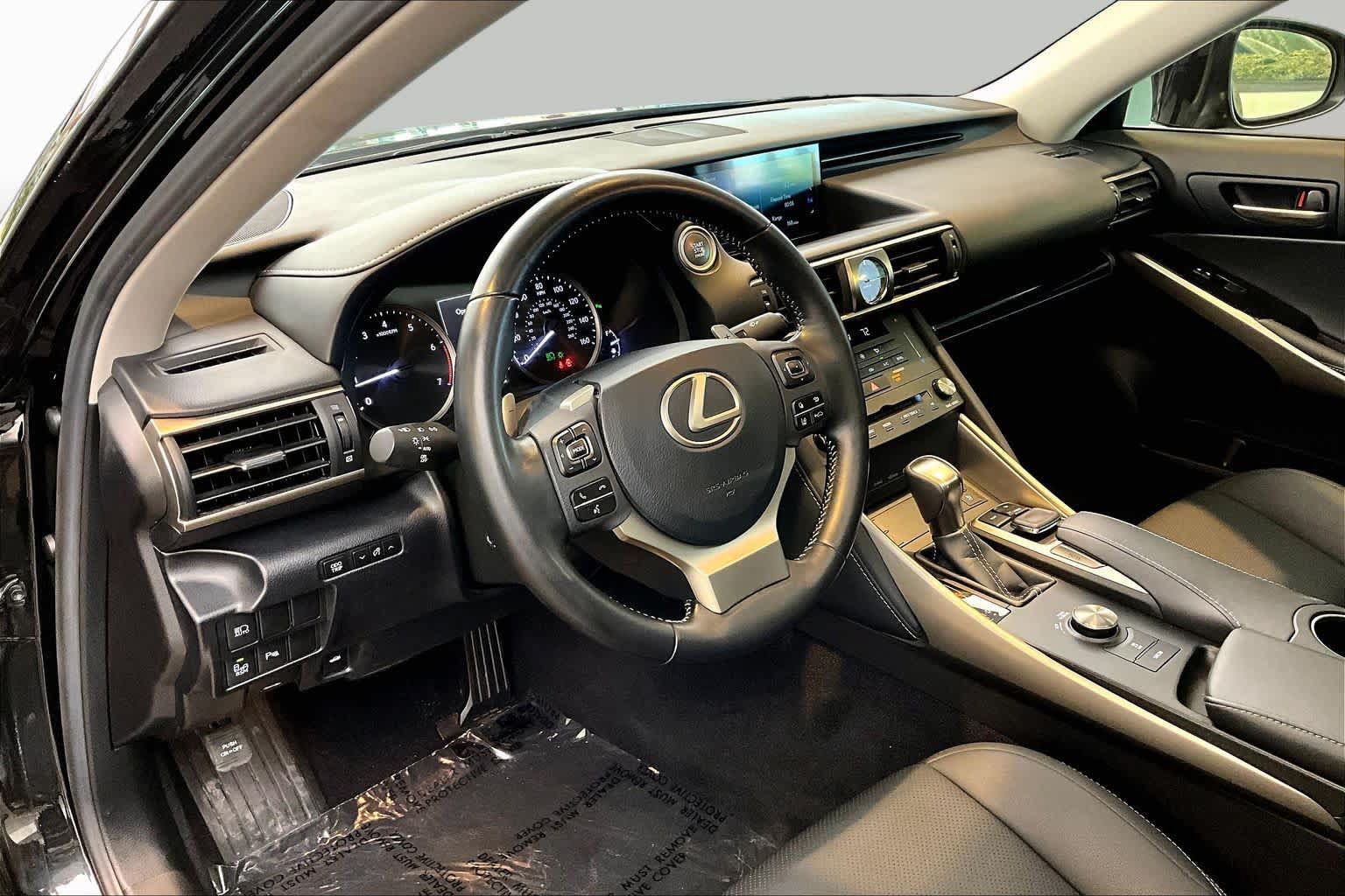 Used 2019 Lexus IS 300 w/ Navigation Package RWD image 18