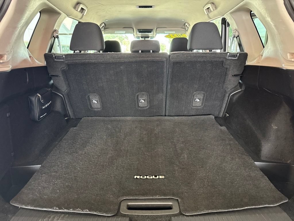Certified 2023 Nissan Rogue SV FWD image 30