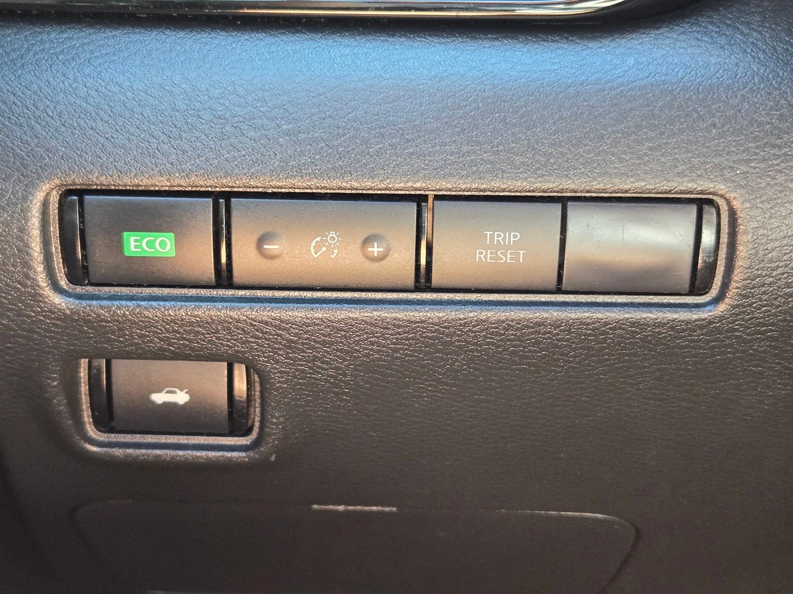 Used 2022 Nissan Sentra SV w/ All-Weather Package FWD image 30