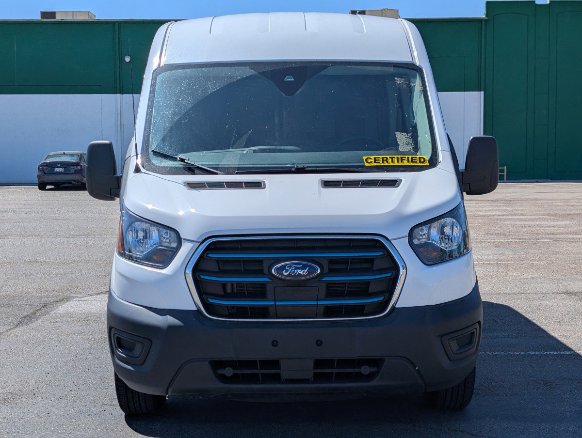 Used 2023 Ford E-Transit Medium Roof image 2