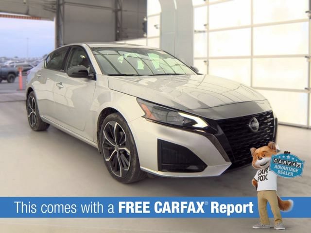 Used 2025 Nissan Altima 2.5 SR AWD/4WD image 2
