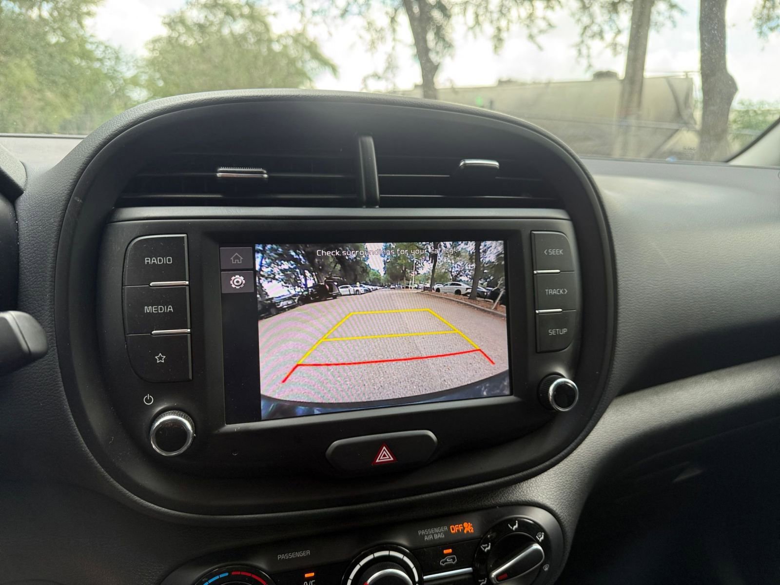 Used 2025 Kia Soul LX w/ LX Technology Package FWD image 22