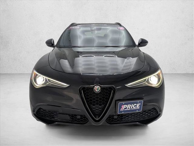 Used 2018 Alfa Romeo Stelvio Ti Sport AWD/4WD image 2