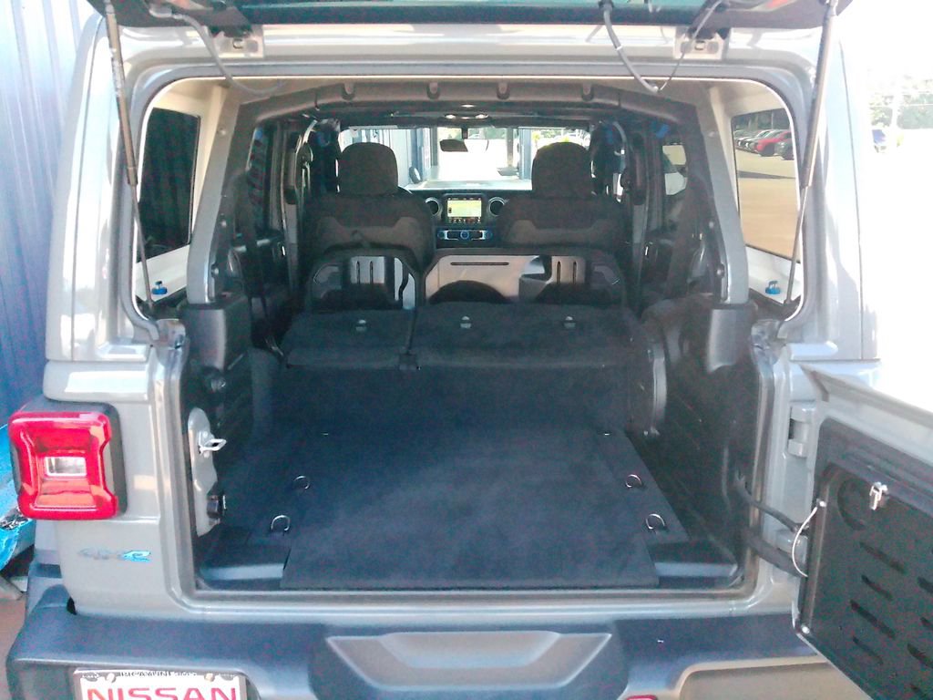 Used 2022 Jeep Wrangler Unlimited Rubicon 4xe image 25