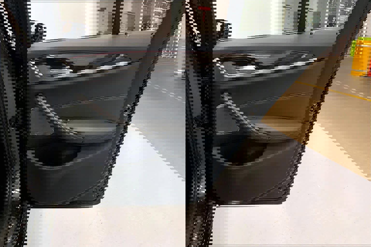 Used 2021 BMW 530e w/ Premium Package image 12