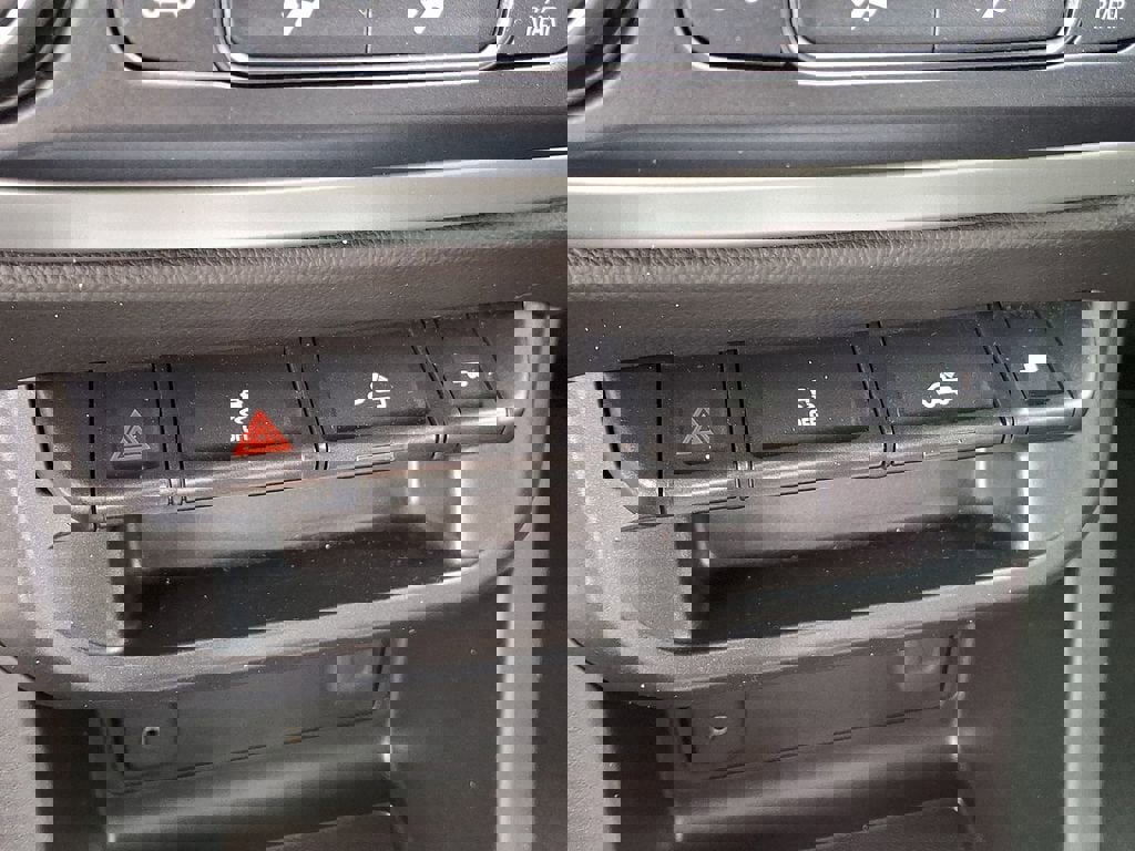 Used 2018 Chevrolet Colorado LT w/ LT Convenience Package image 28