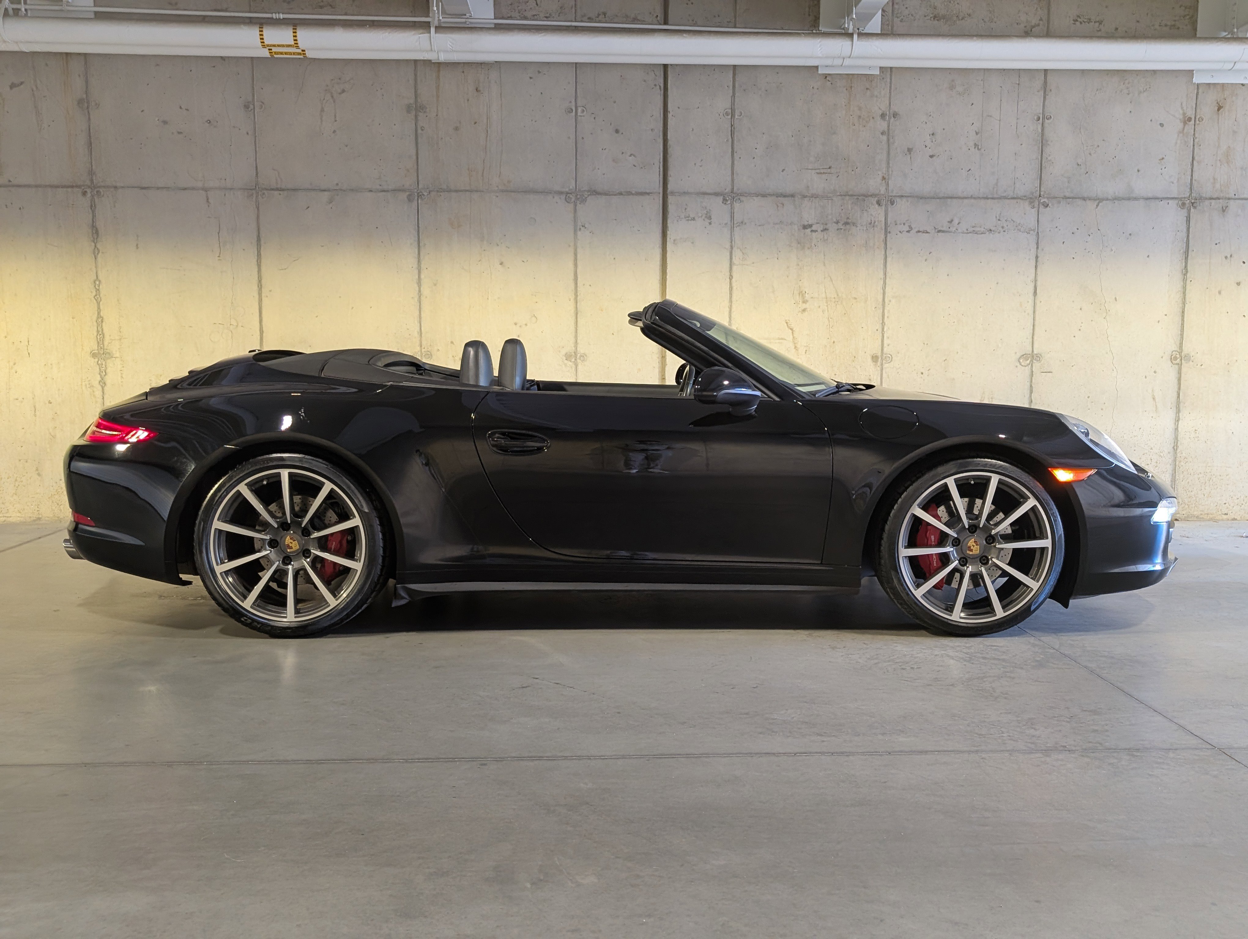 Certified 2015 Porsche 911 Carrera 4S image 10