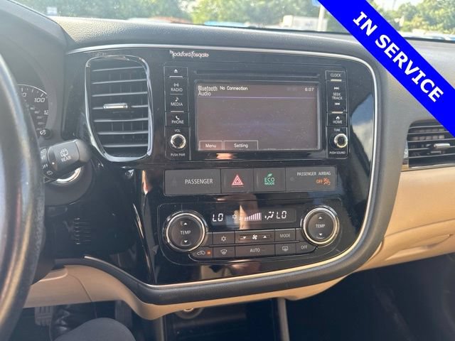 Used 2016 Mitsubishi Outlander SEL FWD image 9